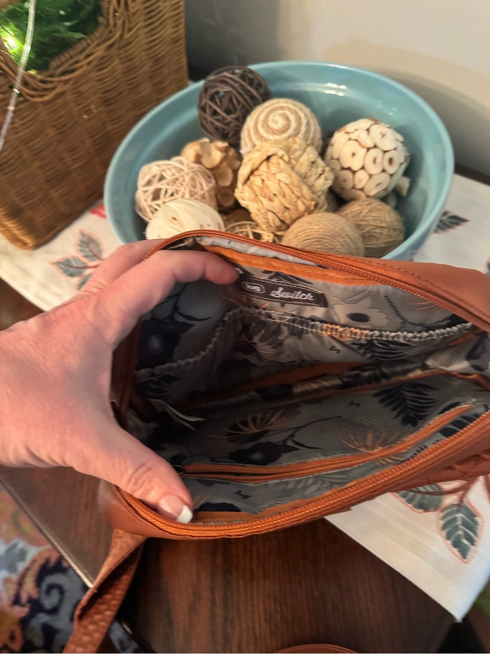 Cute and functional Lug Peekaboo crossbody with matching wristlet - Picture 7 of 7